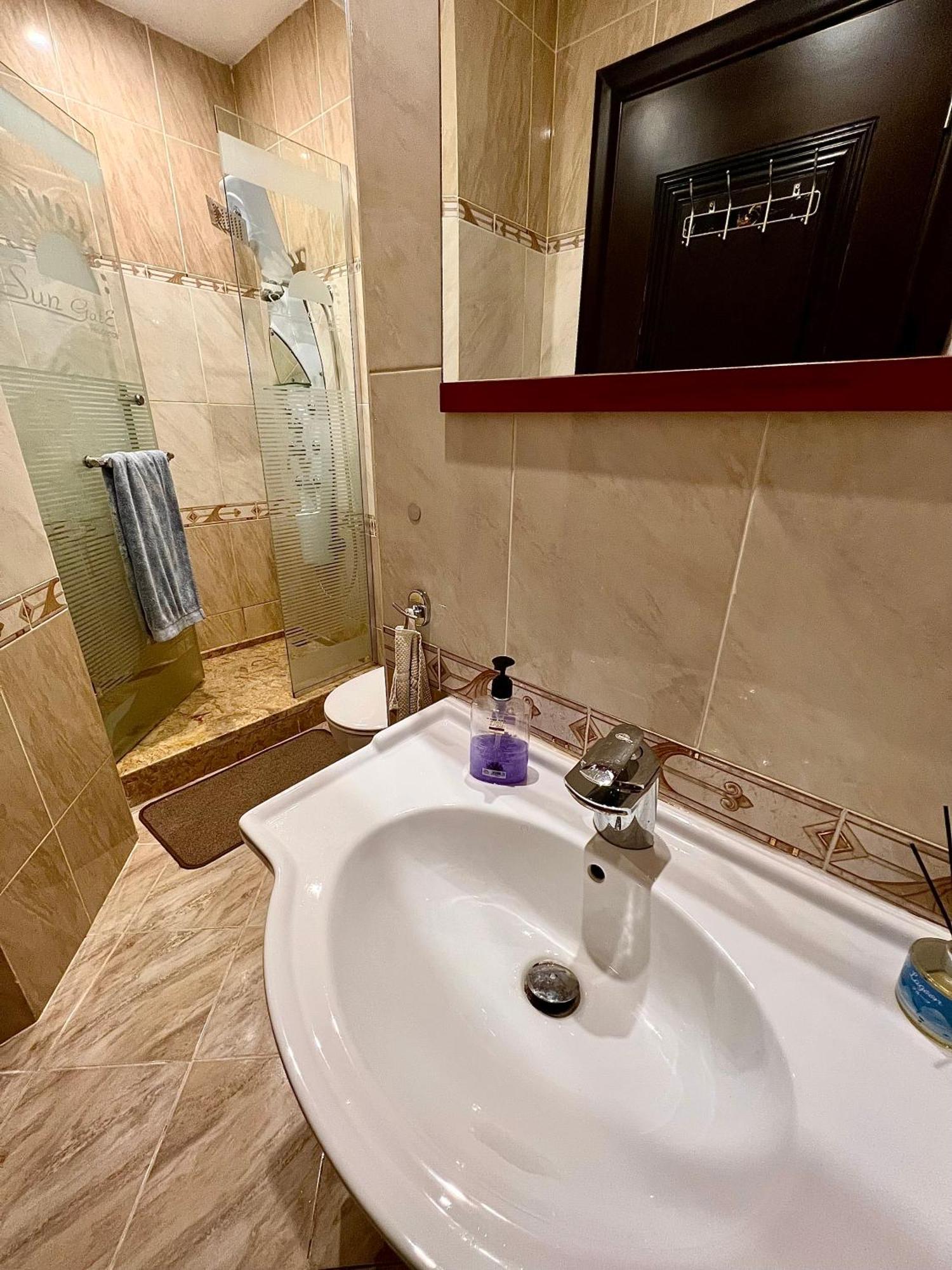 Luxury Beachfront Studio- Foreign Nationals Only