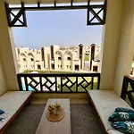 Luxury Beachfront Studio- Foreign Nationals Only