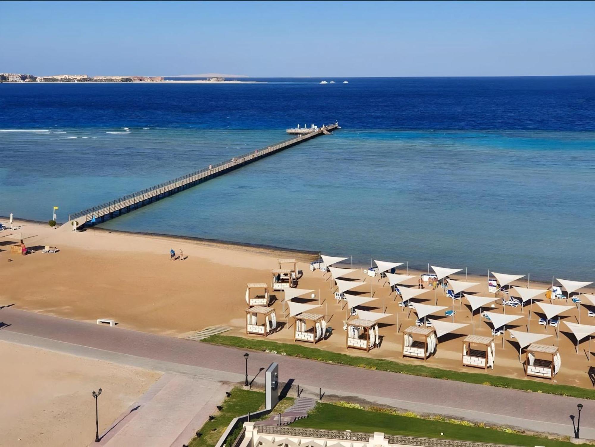 Luxury Beachfront Studio- Foreign Nationals Only Hotel apartamentowy Hurghada