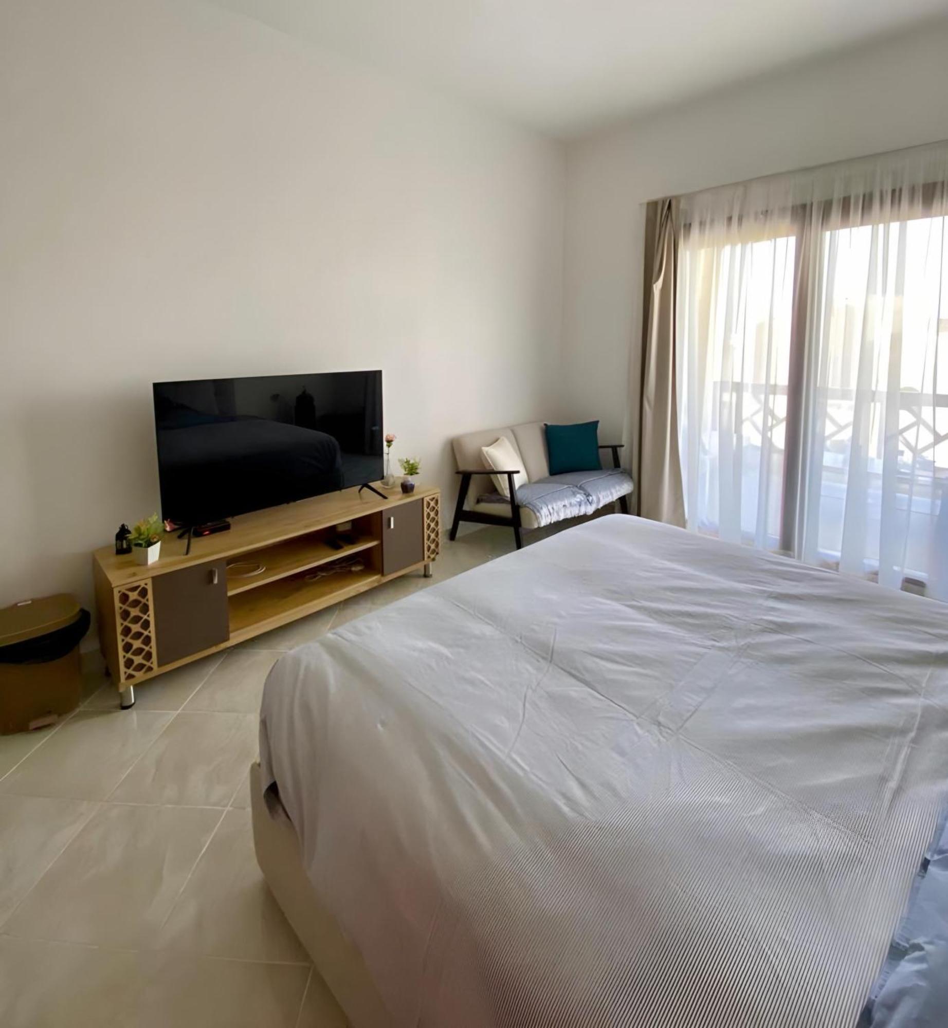 Hotel apartamentowy Luxury Beachfront Studio- Foreign Nationals Only Hurghada